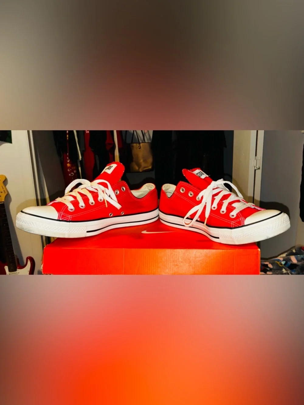 Converse Chuck Taylor All Stars Low Top Sneakers - Picture 5 of 9